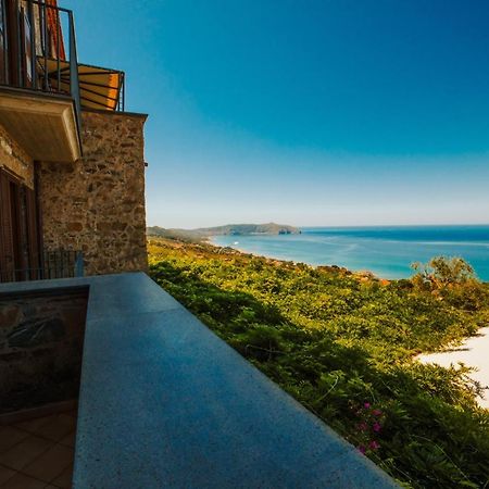Aparthotel Residenza Golfo Degli Ulivi à Caprioli Extérieur photo