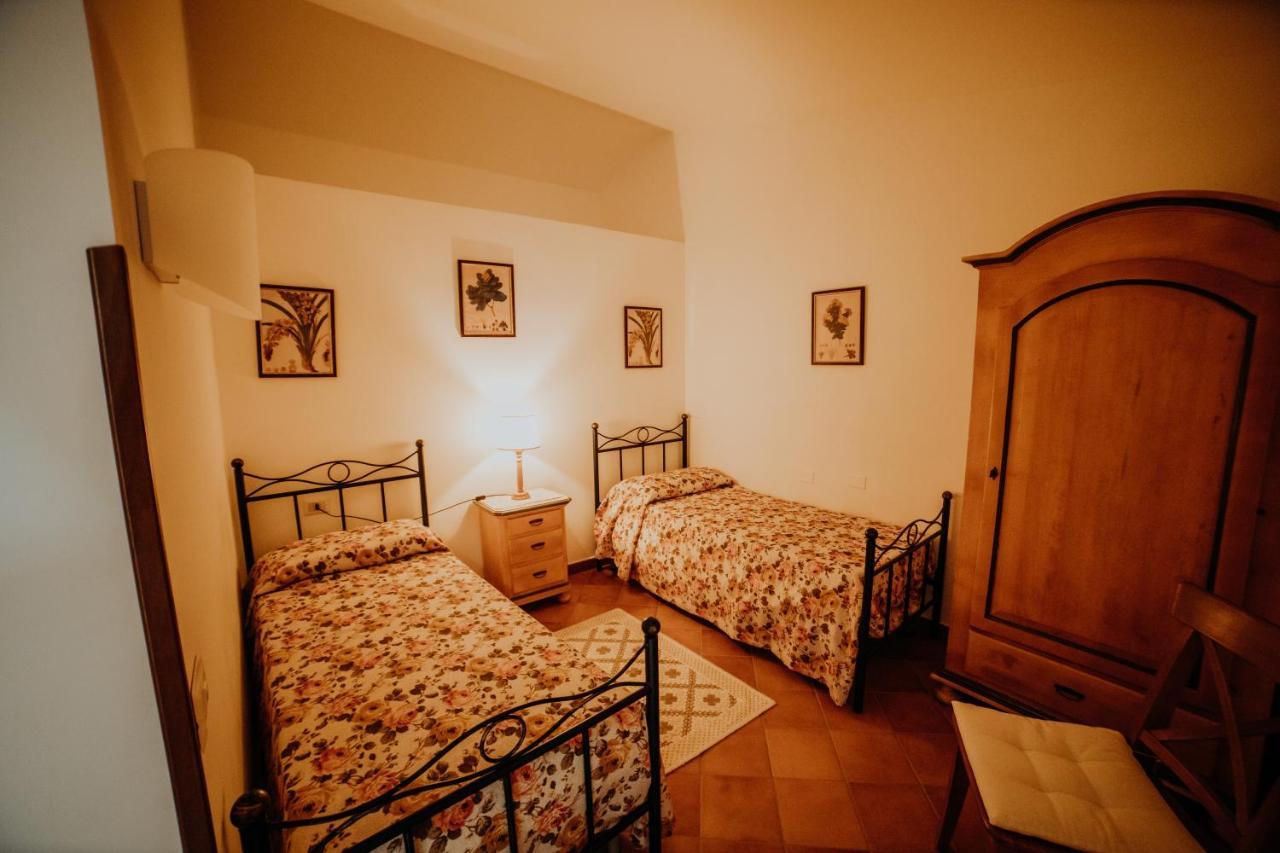 Aparthotel Residenza Golfo Degli Ulivi à Caprioli Extérieur photo