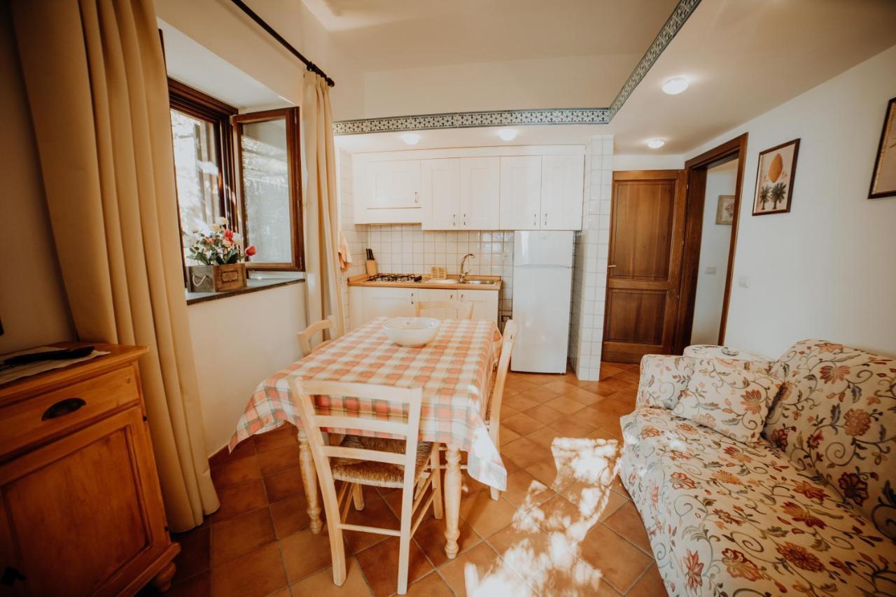 Aparthotel Residenza Golfo Degli Ulivi à Caprioli Extérieur photo