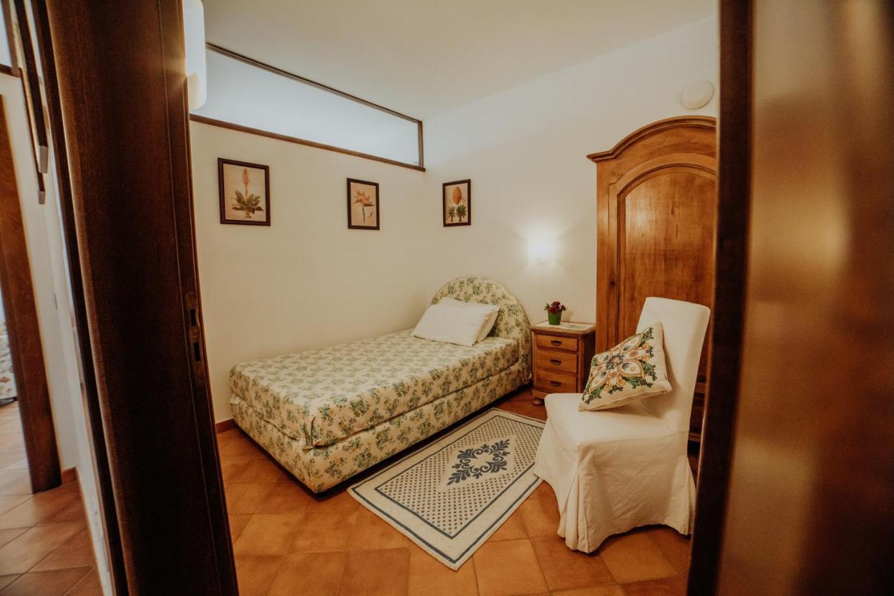 Aparthotel Residenza Golfo Degli Ulivi à Caprioli Extérieur photo