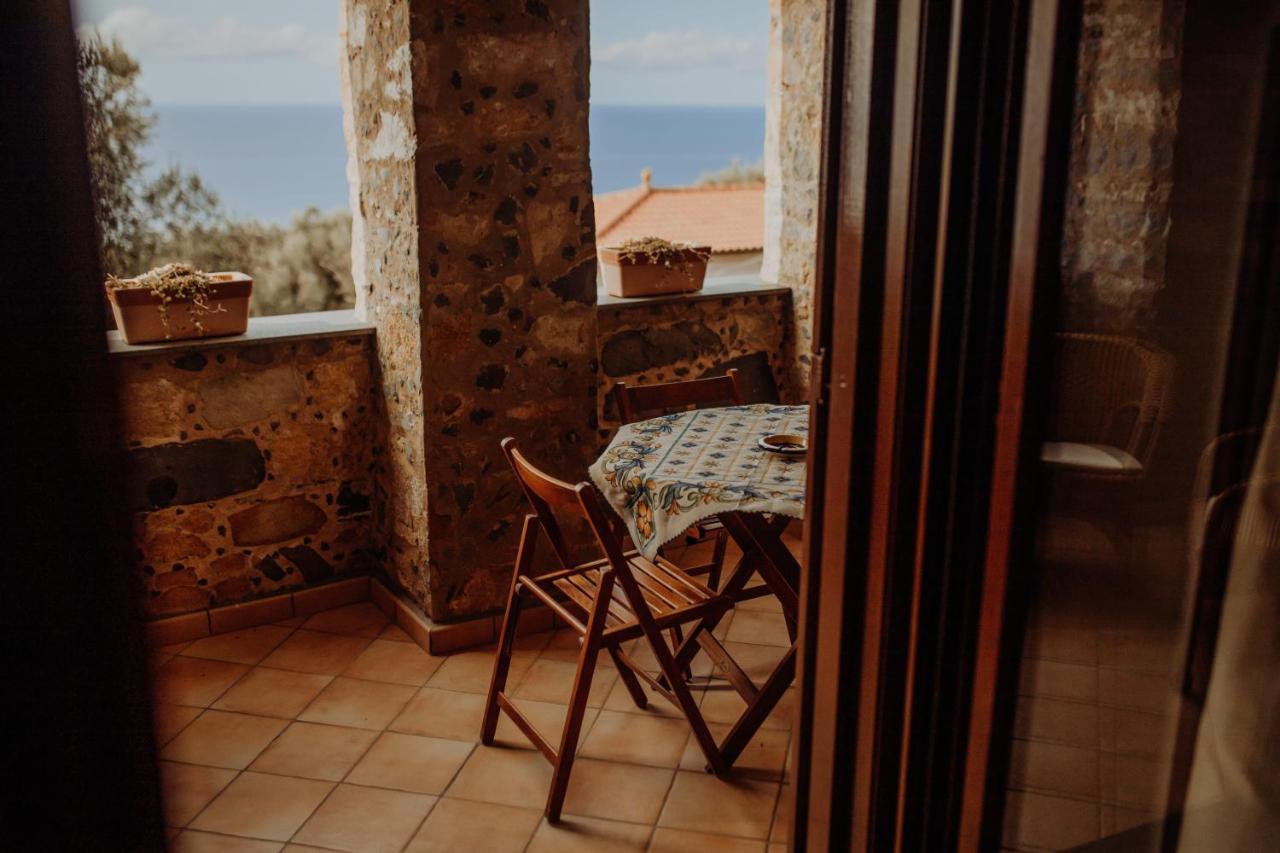 Aparthotel Residenza Golfo Degli Ulivi à Caprioli Extérieur photo