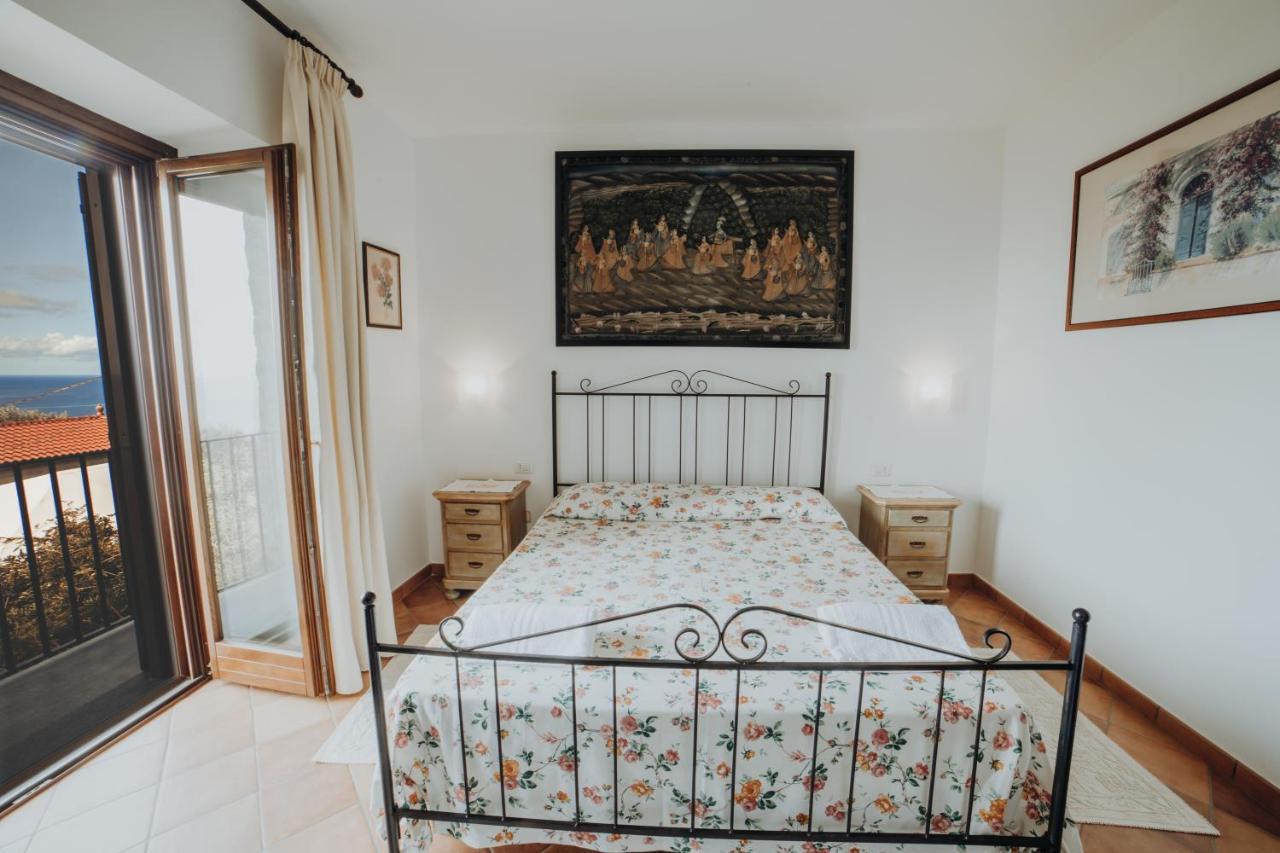 Aparthotel Residenza Golfo Degli Ulivi à Caprioli Extérieur photo