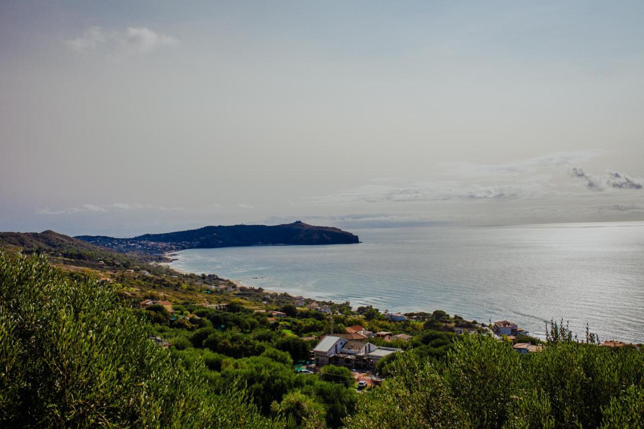 Aparthotel Residenza Golfo Degli Ulivi à Caprioli Extérieur photo