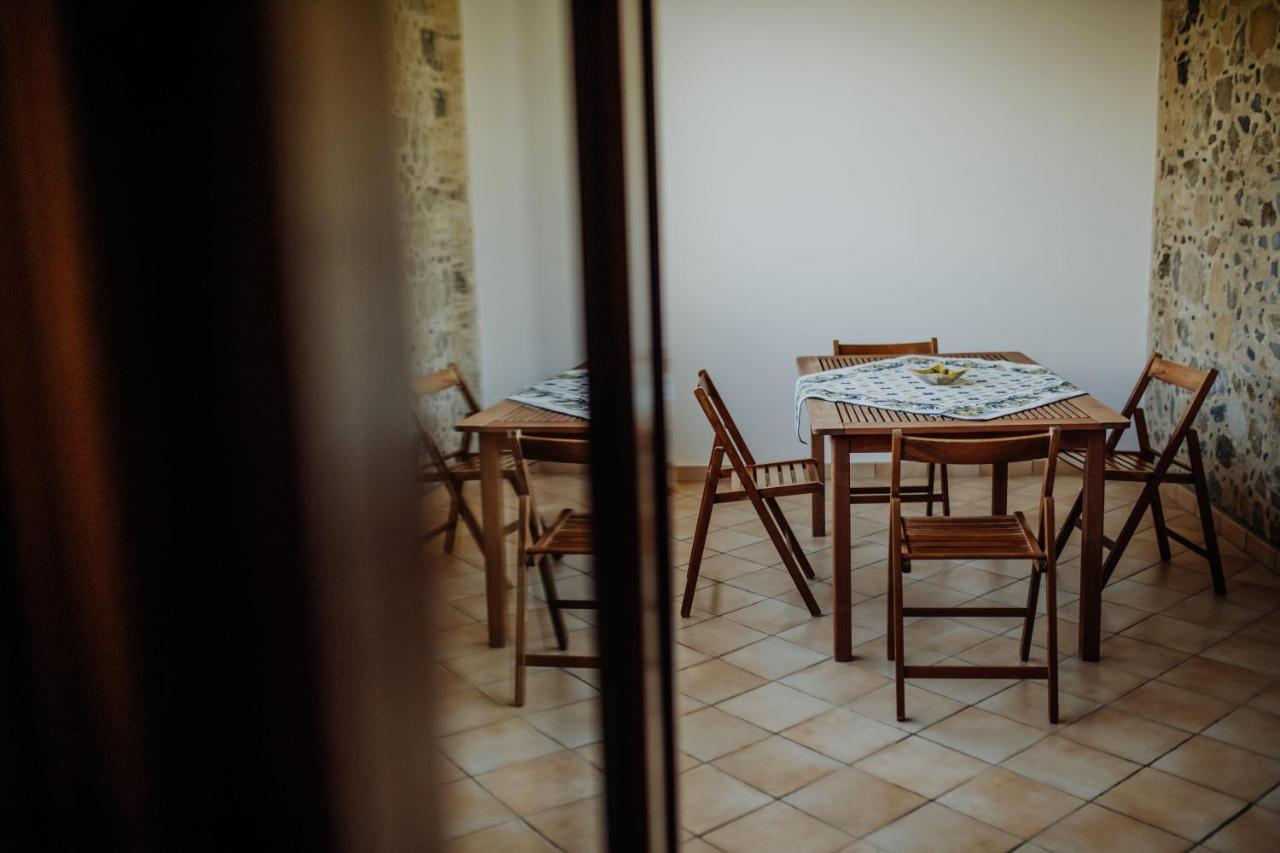 Aparthotel Residenza Golfo Degli Ulivi à Caprioli Extérieur photo