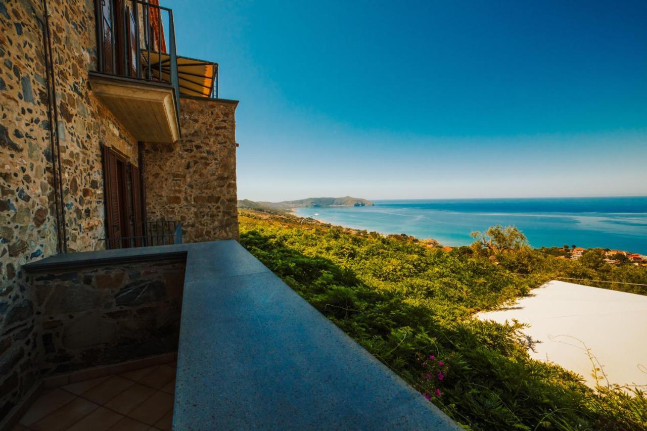 Aparthotel Residenza Golfo Degli Ulivi à Caprioli Extérieur photo